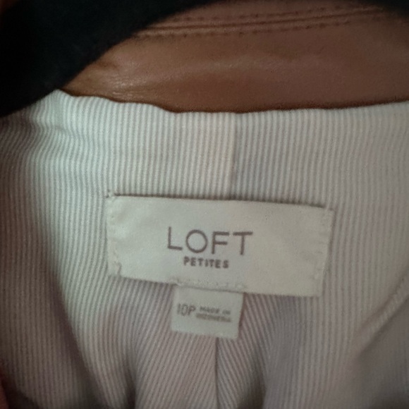 Loft Faux Leather Double-breasted blazer - Picture 7 of 7